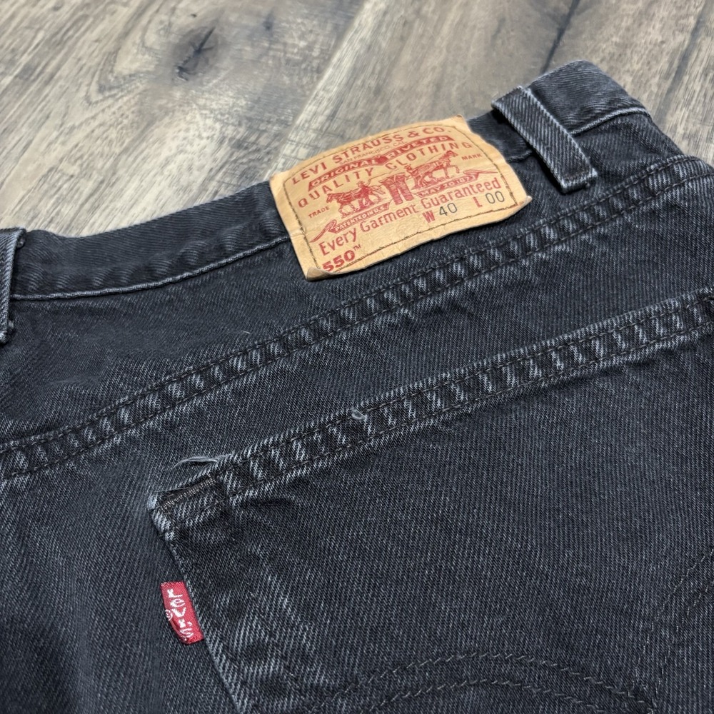 Vintage 2001 Levi's 550 Black Relaxed Fit Jean Shorts Mens Size 40 - Picture 5 of 9